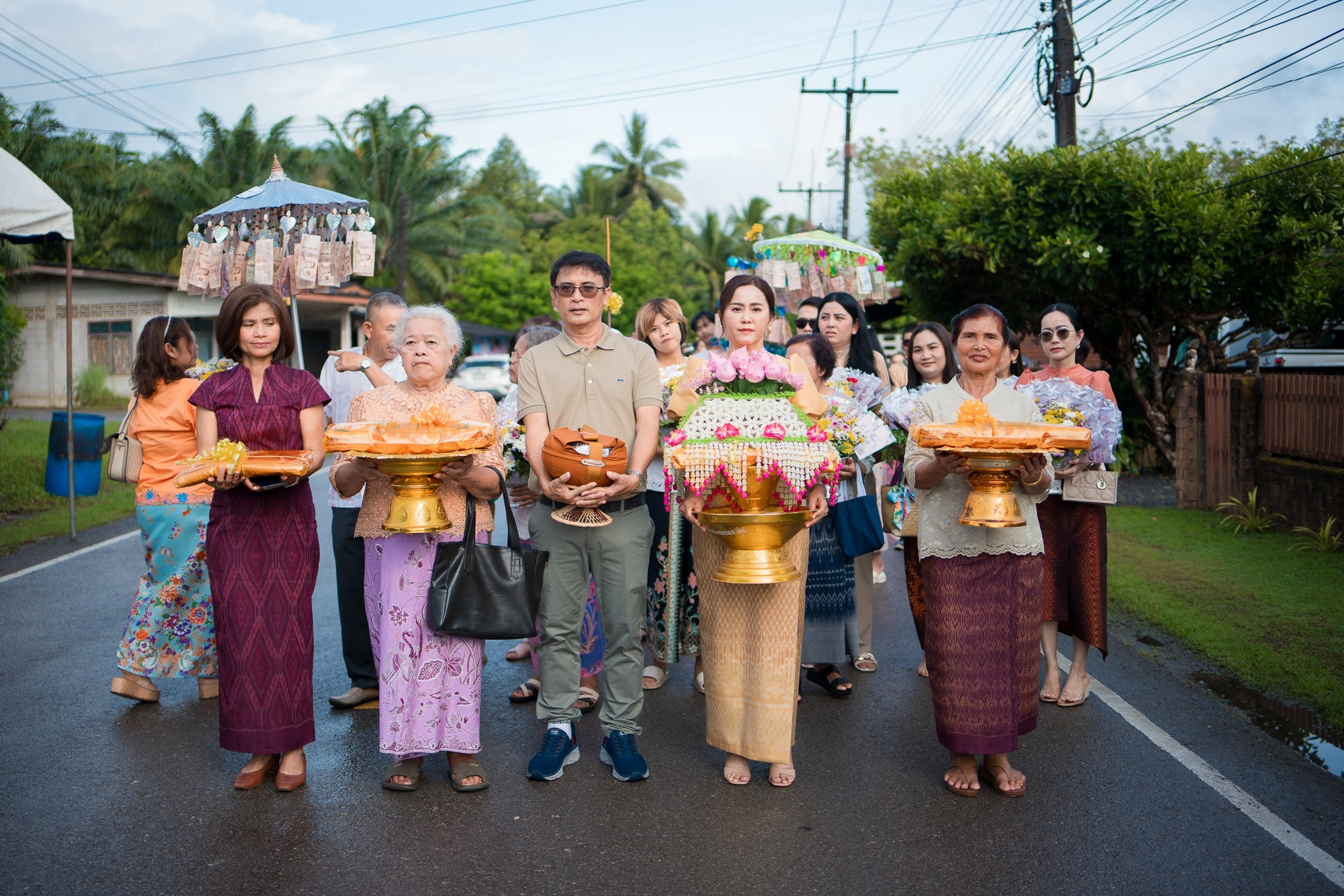 พังงา-เสม็ดนางชีบูทีคและซีแองเจิ้ลครุยซ์ นำพุทธศาสนิกชนร่วมทอดกฐินสามัคคีเพื่อบูรณะพระอุโบสถและสร้างอุปกรณ์ทางการแพทย์ รวมกว่า1ล้านบาท.