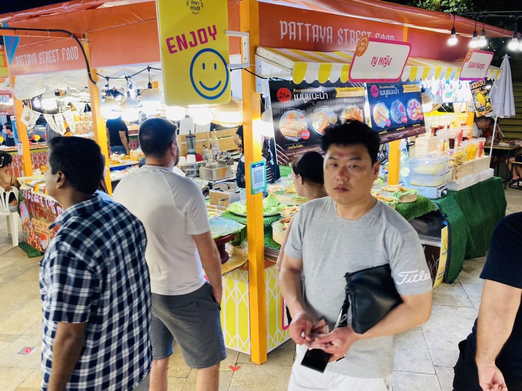 1000013664-1024x768  เซ็นทรัลพัทยารวบรวมร้านอร่อยในงาน Pattaya Street Food 2025 x Pattaya International Kite On The Beach 2025 ชวนมาชิมเมนูเด็ดสตรีทฟู้ดไทยกว่า 500 รายการ