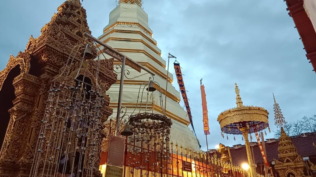 1000036654-1024x576 amazing เสน่ห์เมืองแพร่อนุรักษ์สืบสานประเพณีจังหวัดแพร่ จังหวัดแพร่ ร่วมกับวัดพระธาตุช่อแฮ พระอารามหลวง แถลงข่าวการจัดงานประเพณีไหว้พระธาตุช่อแฮ เมืองแพร่แห่ตุงหลวง 5-13 มีนาคม 2568