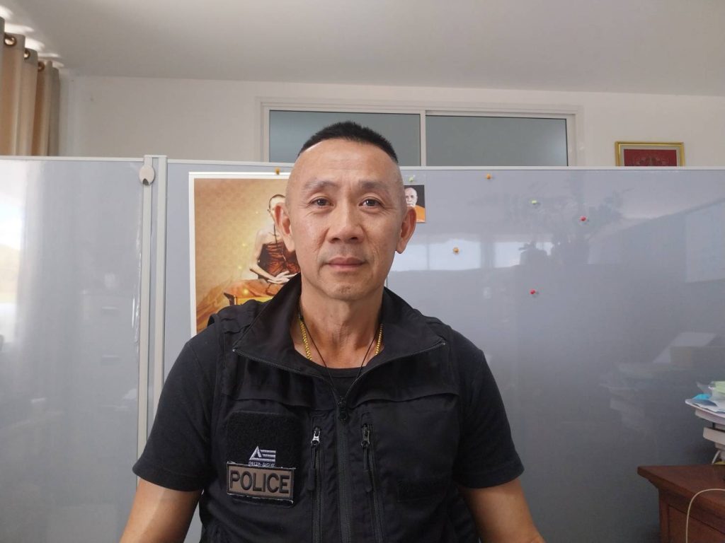 1000037108-1024x768 ทำดีต้องชม /// ประธานชุมชนฟ้าใหม่รวมใจสามัคคี เทศบาลนครเชียงใหม่ มอบกระเช้าขอบคุณ เจ้าหน้าที่ตำรวจ สภ.เชียงดาว จว.ชม