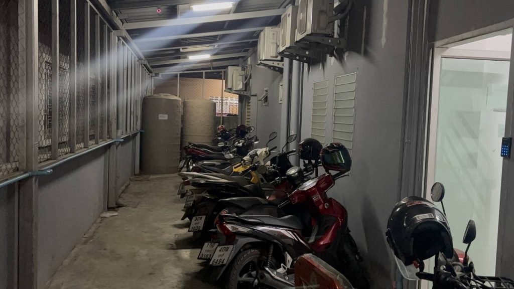 IMG_1100-1024x576 วงจรปิดจับภาพ 2 คนร้ายขโมย จยย.ขี่หนีหาย แจ้งตำรวจกลับถูกบอกติดภารกิจเลือกตั้ง