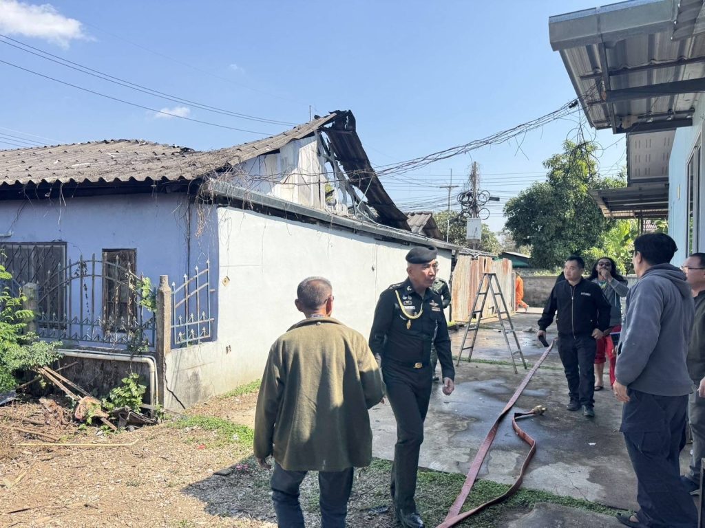 IMG_1171-1024x768 มทบ.37/ศบภ.มทบ.37 ร่วมระงับเหตุเพลิงไหม้ ณ บริเวณถนนวัดใหม่หน้าค่าย ซอย 3 (ร้านอาหาร Ozone เก่า)