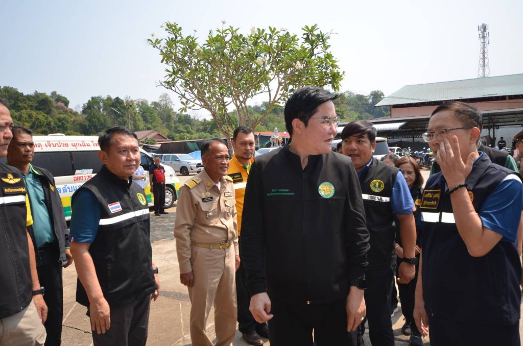 1742026485637-1024x678 รัฐมนตรีช่วยว่าการกระทรวงเกษตรและสหกรณ์ ลงพื้นที่ติดตามงานขับเคลื่อนนโยบายยกระดับสินค้าการเกษตรและบริการมูลค่าสูง สินค้าทุเรียน อ.ลับแล จ.อุตรดิตถ์