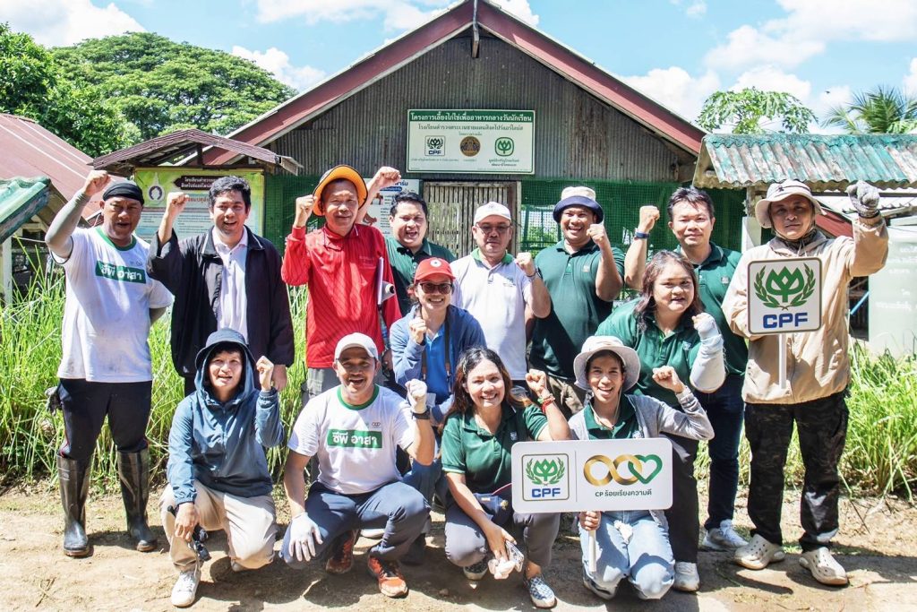 1748005728693-1024x683 มูลนิธิซีพี จับมือซีพีเอฟ ร้อยเรียงความดี โครงการเลี้ยงไก่ไข่เพื่ออาหารกลางวันนักเรียน Kick off กิจกรรม "คลีนเล้าด้วยใจ ปันไข่ให้น้อง" ยกระดับสุขอนามัยโรงเรียน