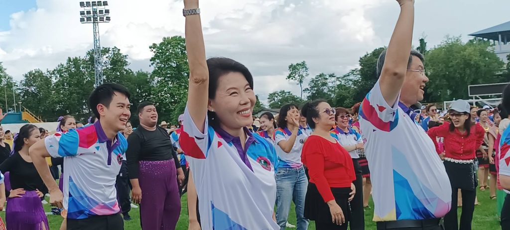 1748701575656-1024x461 ลำปาง-รวมพลังคนลำปางกว่า 3,000 คน ร่วมงาน มหกรรมเสริมสร้างสุขภาพและการแข่งขันเต้นบาสโลบ ร่วมสร้างกระแสเพื่อสุขภาพที่ดีอย่างยั่งยืน