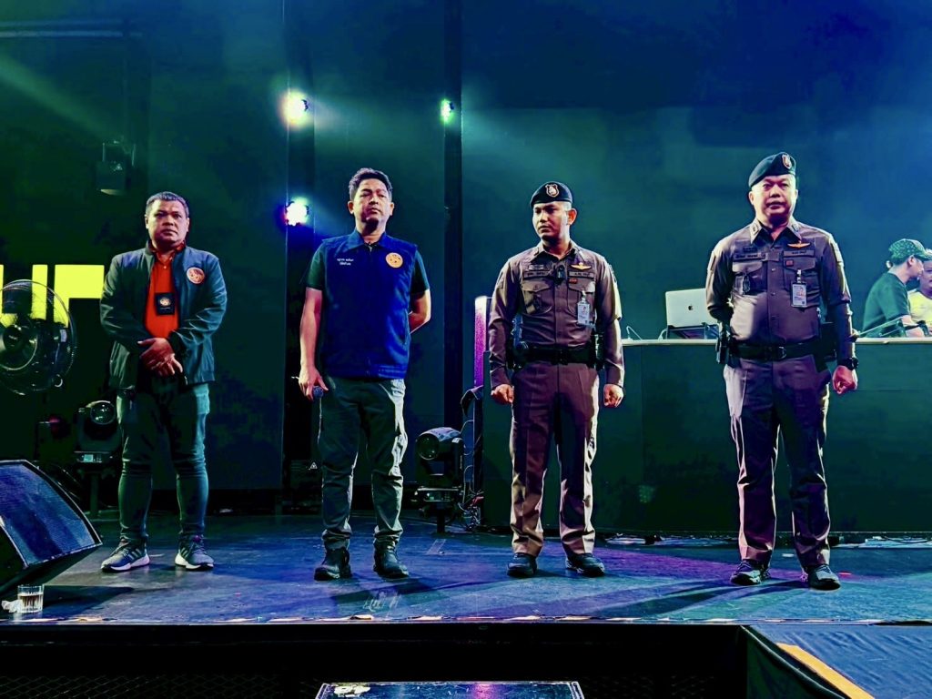 1754959350911-1024x768 ฝ่ายปกครองอำเภอบางละมุง สนธิกำลังร่วม ตร.พัทยา บุกตรวจสถานบันเทิง "Finup" กลางดึก เข้มสานนโยบายกวาดล้างยาเสพติด “No Drugs No Dealers” ของรัฐบาล