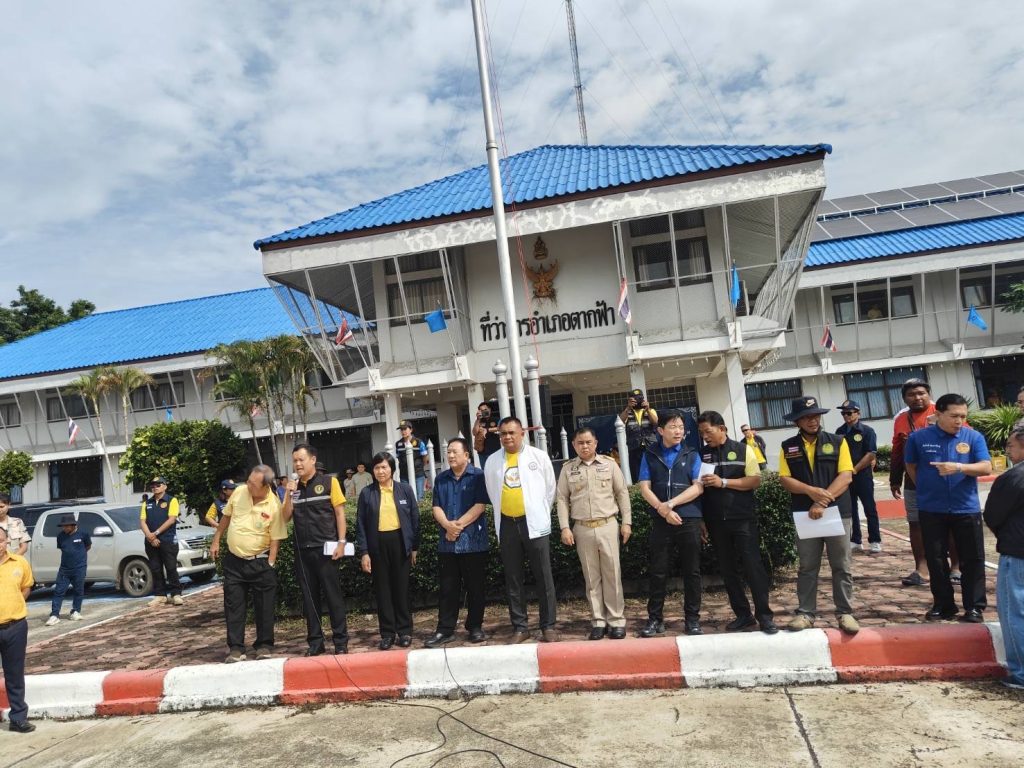 1755509734407-1024x768 กลุ่มเกษตรกร ผู้ปลูกข้าวโพด เลี้ยงสัตว์ จังหวัดนครสวรรค์ยื่นเรื่อง ให้ สส.บัญชา  เดชเจริญศิริกุล และคณะสส.นครสวรรค์เพื่อหาทางแก้ไขปัญหา