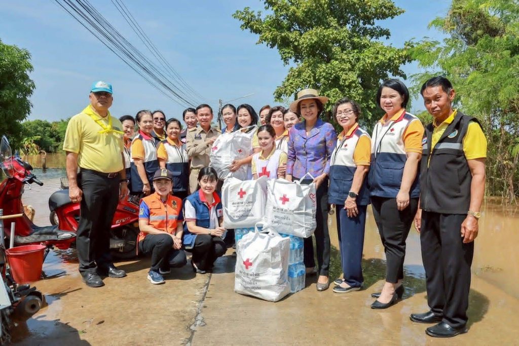 1761037880254-1024x683 มอบถุงธารน้ำใจสภากาชาดไทย ช่วยเหลือผู้ประสบภัยอุทกภัย ในพื้นที่ต.แควใหญ่ อ.เมือง จ.นครสวรรค์ โดยสำนักงานบรรเทาทุกข์และประชานามัยพิทักษ์ สภากาชาดไทย ร่วมกับเหล่ากาชาดจ.นครสวรรค์